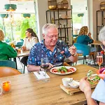 De Maasparel Nextdoor Maassuites 4*