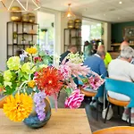 De Maasparel Nextdoor Maassuites 4*