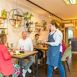 De Maasparel Nextdoor Maassuites Hotel 4*