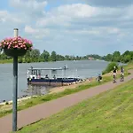 De Maasparel Nextdoor Maassuites Hotel 4*