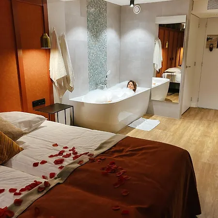 De Maasparel Nextdoor Maassuites 4*