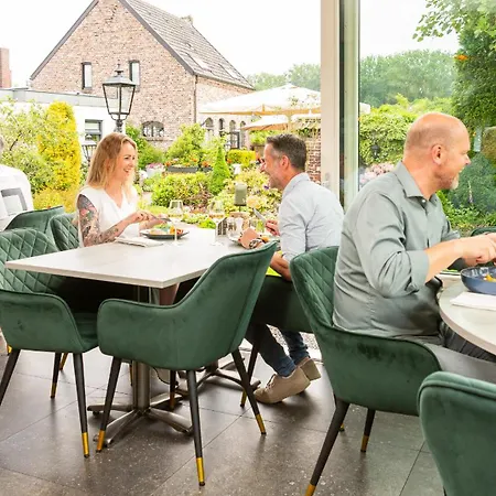 De Maasparel Nextdoor Maassuites 4*