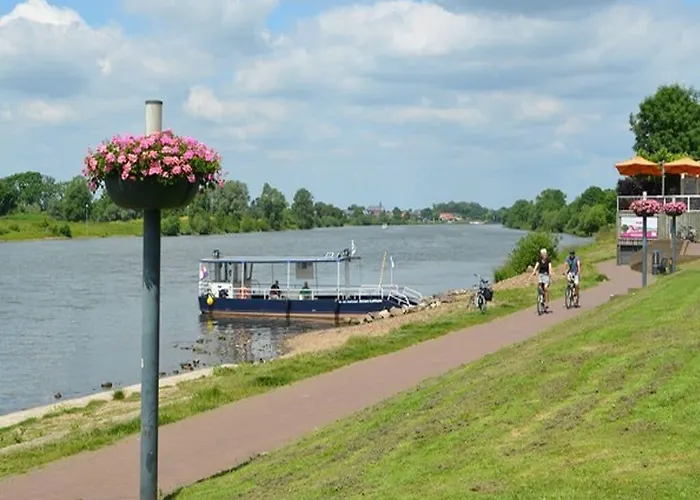 De Maasparel Nextdoor Hotel 4*