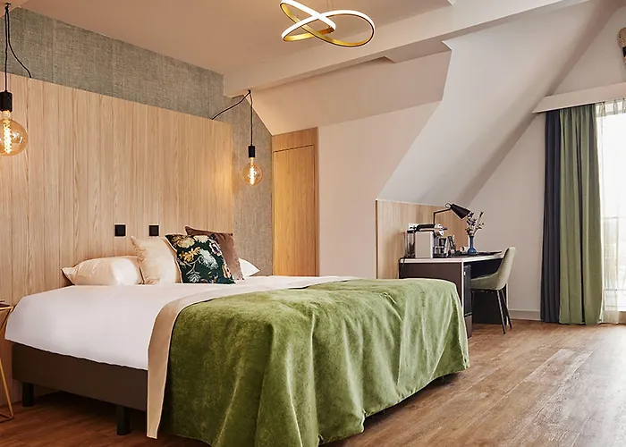 De Maasparel Nextdoor Hotel 4*